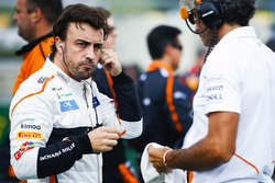 Fernando Alonso, McLaren, sur la grille