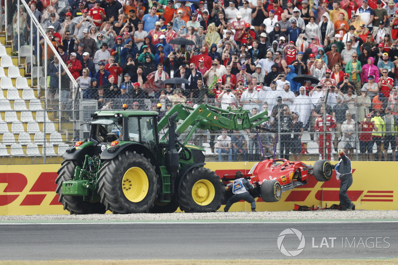 Sebastian Vettel; Ferrari SF71H crashed dans le mur