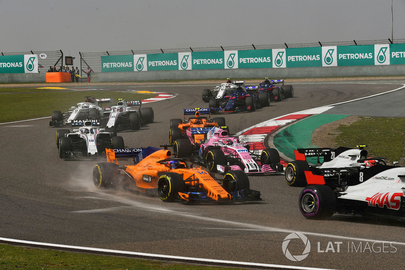 Fernando Alonso, McLaren MCL33 aan het begin van de race