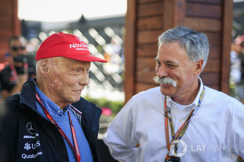 Niki Lauda, presidente no ejecutivo de Mercedes AMG F1 y Chase Carey, consejero delegado y president