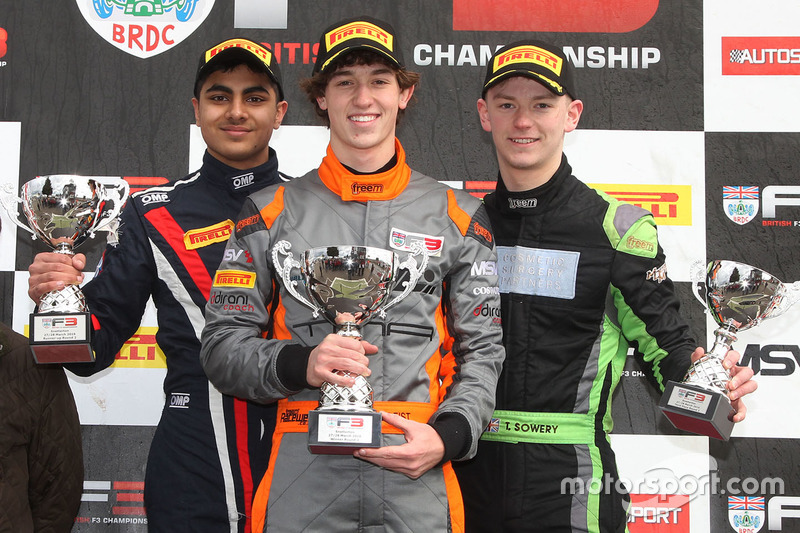 Podium: winner Matheus Leist, Double R Racing, second place Enaam Ahmed, Douglas Motorsport, third p