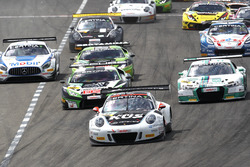 Start zum Rennen, #17 KÜS TEAM 75 Bernhard, Porsche 911 GT3 R: David Jahn, Kévin Estre führt