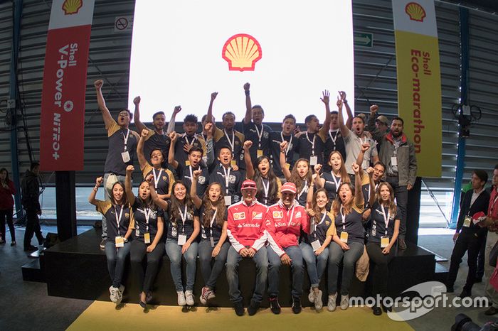 Kimi Raikkonen, Ferrari y Marc Gene, Piloto de prueba, Scuderia Ferrari y estudiantes de la UNAM en el Shell Eco-marathon cars