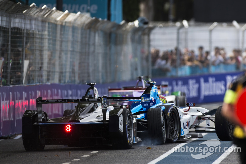 Crash: Stéphane Sarrazin, Venturi en Robin Frijns, Amlin Andretti Formula E Team