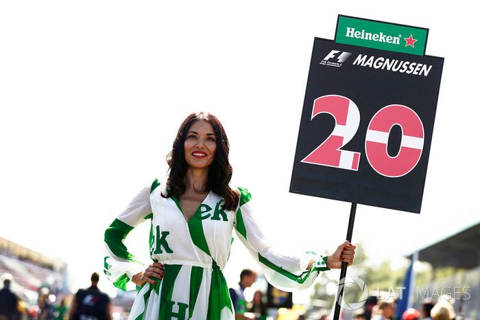 Chica de la parrilla para Kevin Magnussen, Haas F1 Team