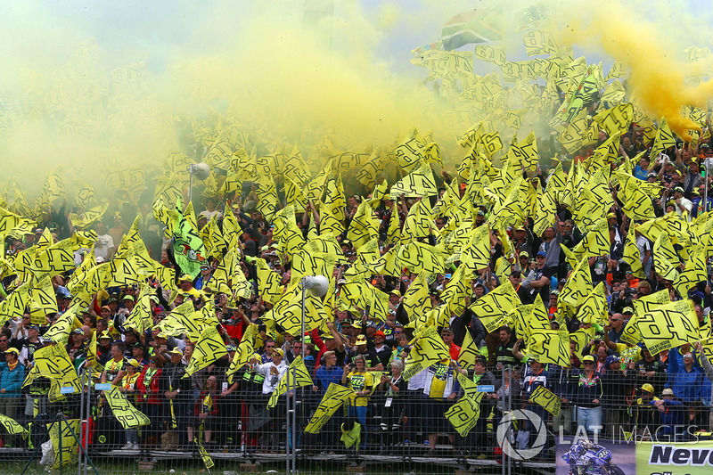 Aficionados de Valentino Rossi, Yamaha Factory Racing