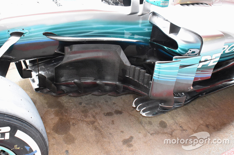 Mercedes AMG F1 W08 detail van de zijkant