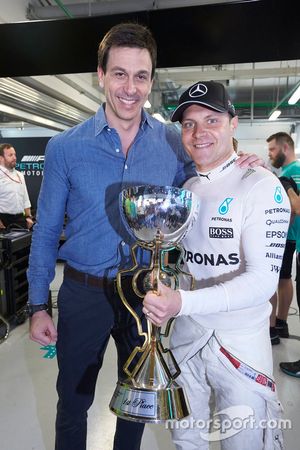 Toto Wolff, Executive Director Mercedes AMG F1, Valtteri Bottas, Mercedes AMG F1