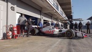 El Haas VF-22 sale a pista por primera vez en Barcelona