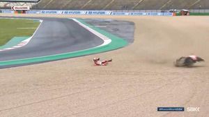 WorldSBK Misano: Caída de Michael Ruben Rinaldi