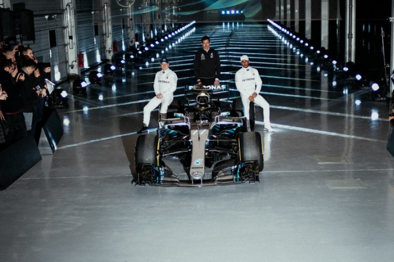 Am 13. Februar: Mercedes zeigt neues Auto, aber nur mit Shakedown