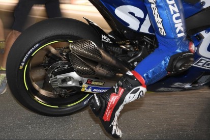 Suzuki testet in Katar neuen Doppel-Auspuff von Akrapovic