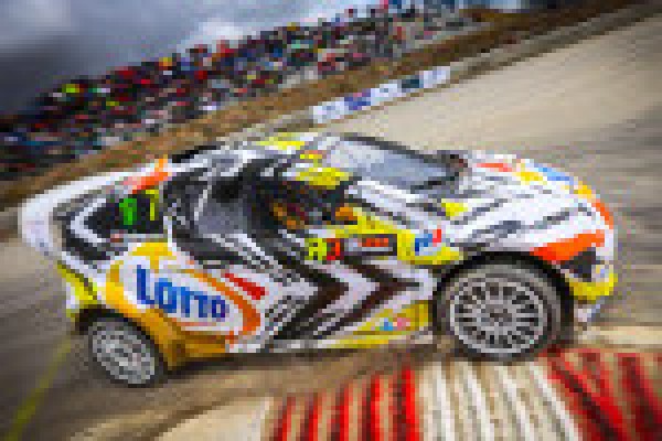 M&oacute;wią przed Lydden Hill