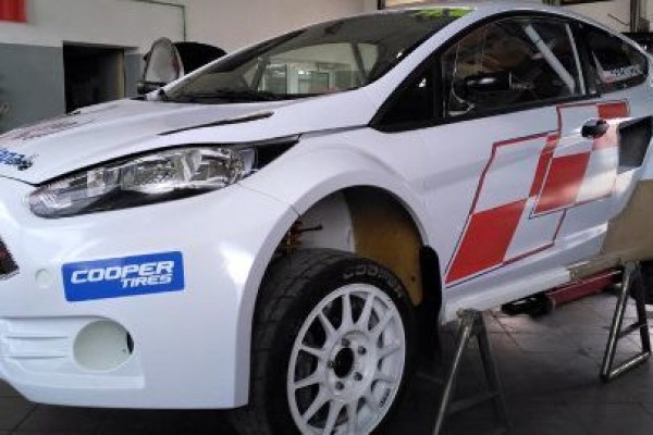 Hołowczyc ujawnił barwy