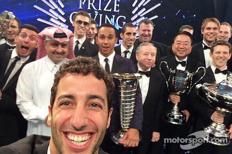 Daniel Ricciardo takes a selfie with Lewis Hamilton, Jean Todt and others