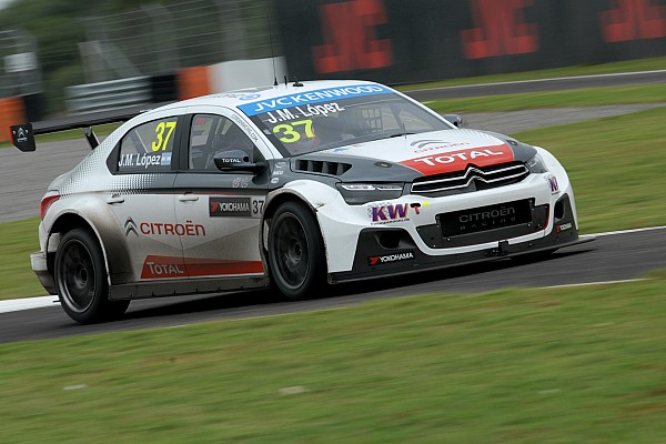 L&oacute;pez inicia la defensa del t&iacute;tulo con el pie derecho 