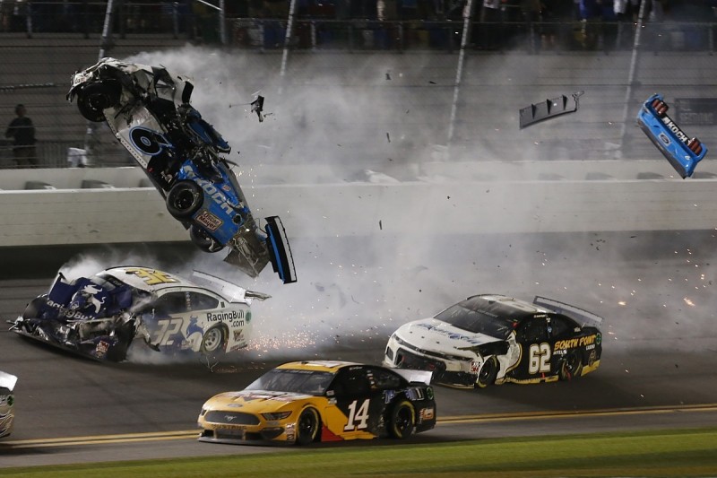 nascar 2022 crashes