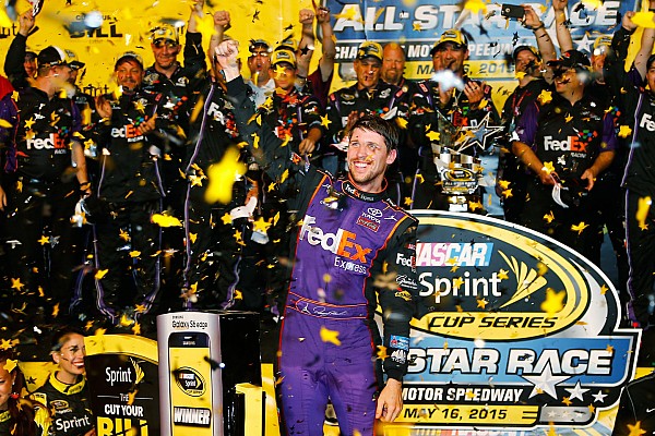 Hamlin le da a JGR la primera victoria en la Carrera de las Estrellas