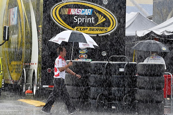 La lluvia cancela las clasificaciones de la Copa y la Xfinity en Kentucky