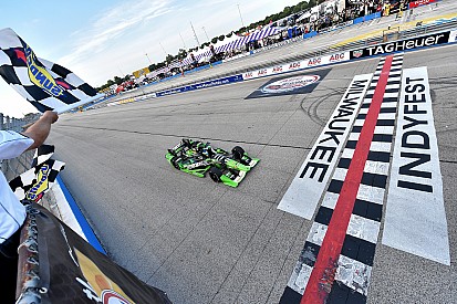 Bourdais, domina en Milwaukee
