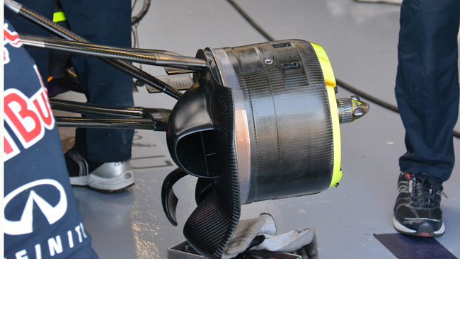 Red Bull: brake duct con la palpebra in carbonio