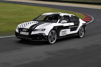 Impresa Audi: la RS7 gira a Hockenheim senza pilota!