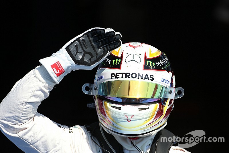 Lewis Hamilton, Mercedes AMG F1celebra su pole en el parc ferme