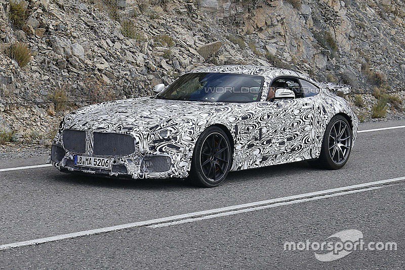 Spyshots - La nouvelle Mercedes-Benz SLS AMG GT testée en Espagne
