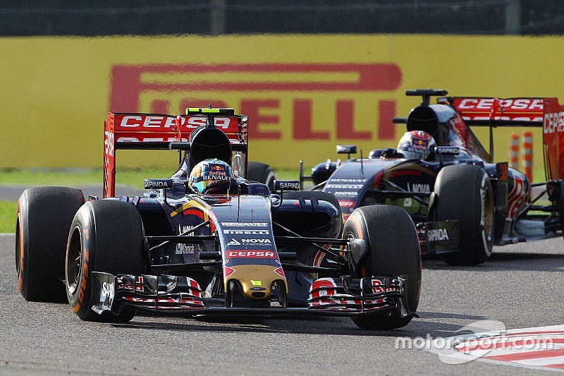 Carlos Sainz Jr., Scuderia Toro Rosso STR10 y Max Verstappen, Scuderia Toro Rosso STR10