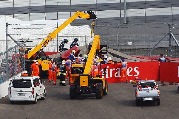 Sainz dorme no hospital, mas &eacute; poss&iacute;vel que dispute a prova