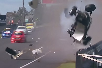 VÍDEO: tocado por irmão, piloto sofre acidente gravíssimo