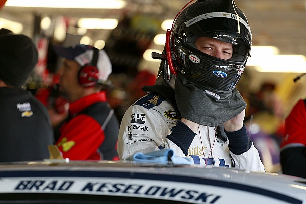 Brad Keselowski conquista pole no Kansas para domingo