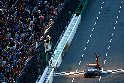 „Drive for Five alive”: Jeff Gordon siegt in Martinsville