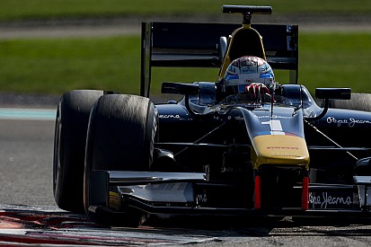 Latifi au top, Rosenqvist dans le mur