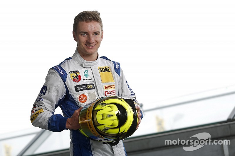 Nachwuchspilot Tim Zimmermann wechselt in neue TCR Deutschland
