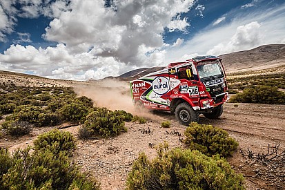 Dakar trucks: Stacey wint thriller voor De Rooy, weer Nederlands podium