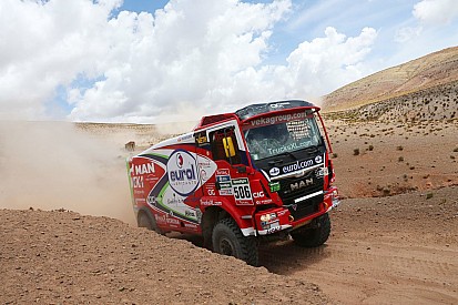 Dakar, Camion, Tappa 6: Stacey svetta con il Man