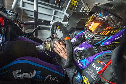 Hamlin hopes to extend JGR contract and win "multiple championships"
