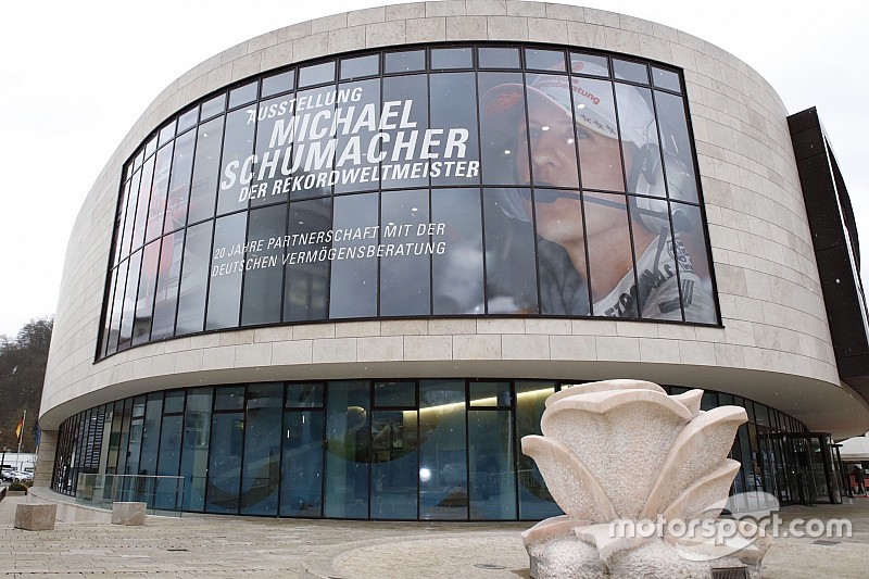 Galeria: veja fotos da exposição de Schumi na Alemanha