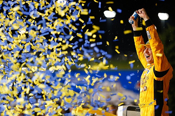 Mostrando força no fim, Kyle Busch conquista vitória inédita