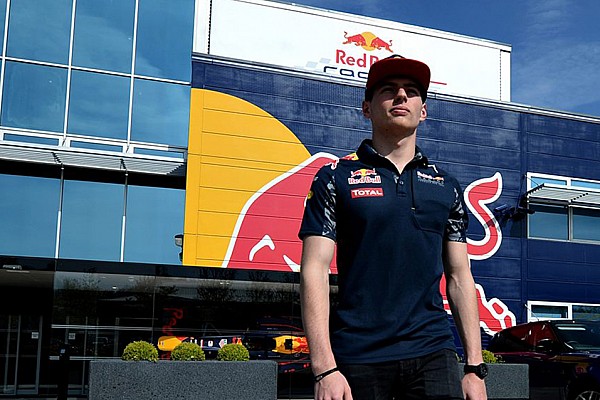 Max Verstappen já tinha contrato com Red Bull antes da troca
