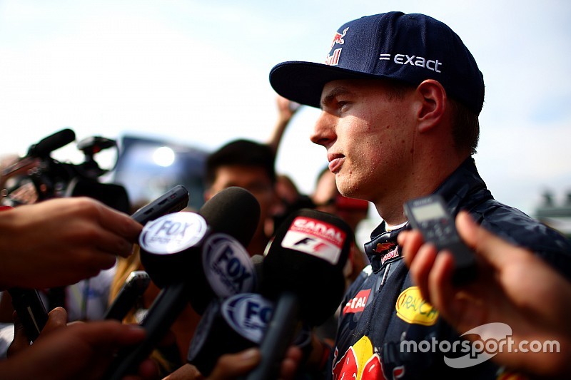 Max Verstappen, Red Bull Racing habla con los miembros de los medios de comunicaci&oacute;n