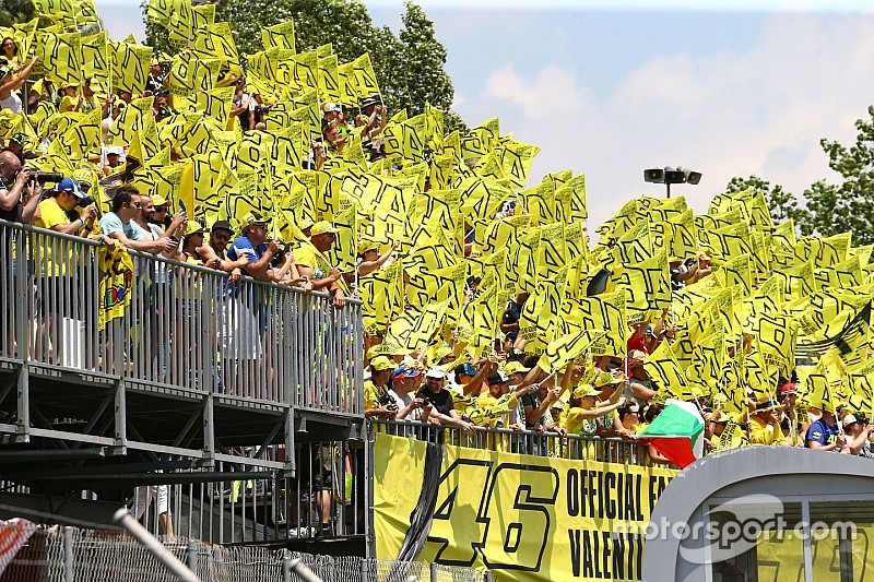 Valentino Rossi, Yamaha Factory Racing fans