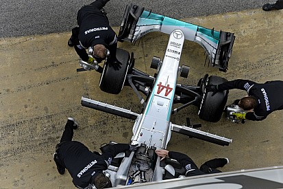 Räikkönen tapasztalata a védőkeretről és Hamilton egyértelmű véleménynyilvánítása