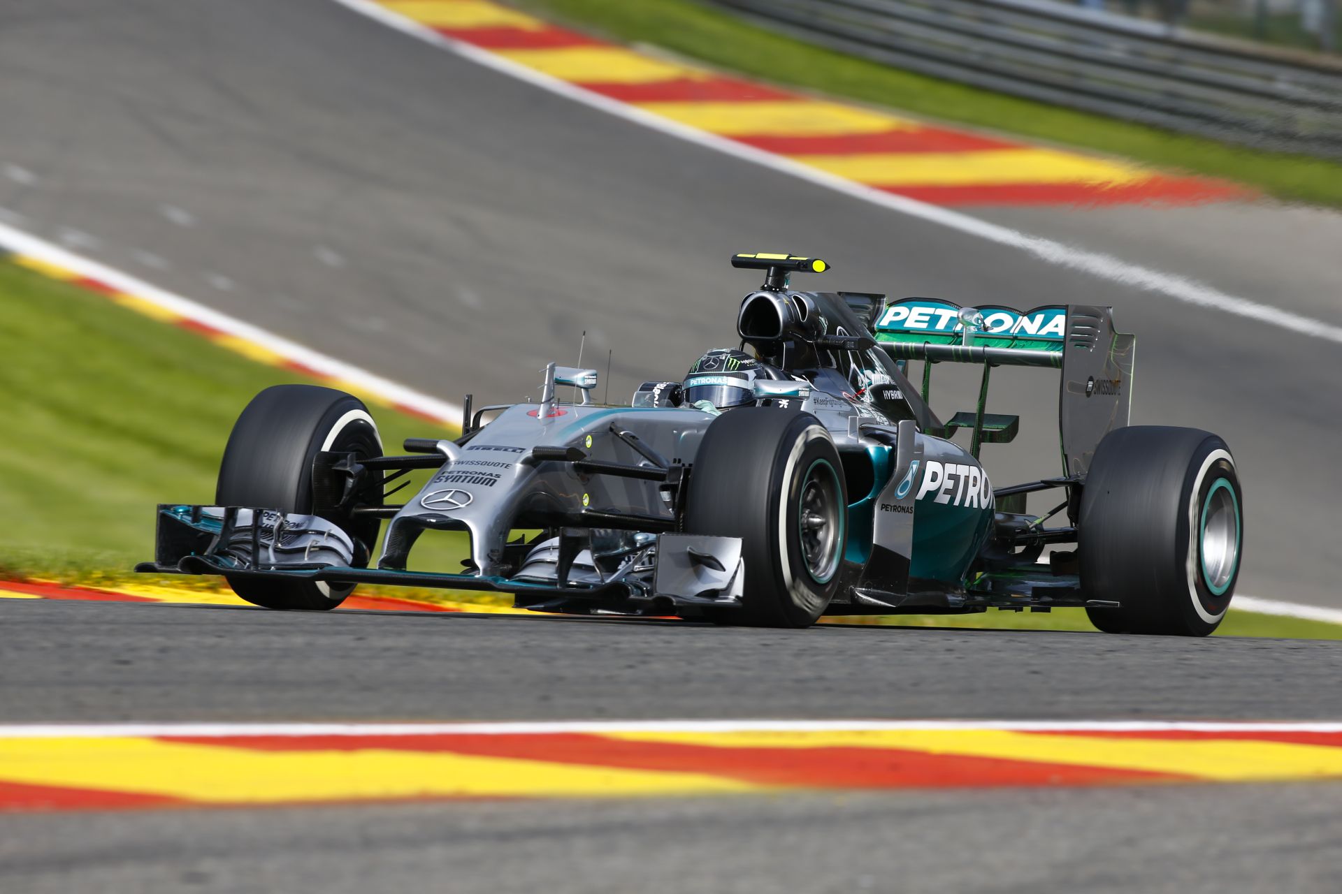 Rosberg: Még mindig a Mercedes a legjobb, de a Red Bull nagyon talált valamit