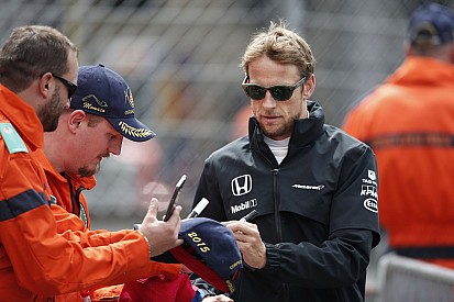 Button mehet, Alonso mellé meg kerüljön be valami „állat” fiatal