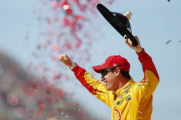 Logano vence en Michigan y garantiza asiento en el Chase