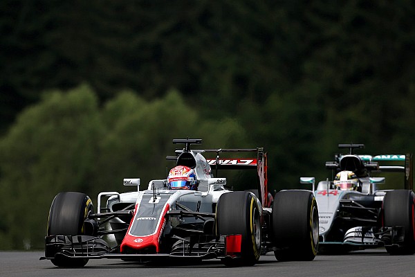 Grosjean, muy molesto con Hamilton