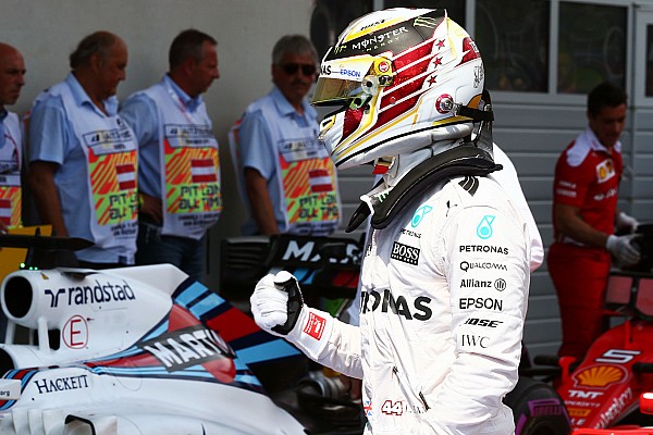 Feliz, Hamilton exalta pole position em condições mistas