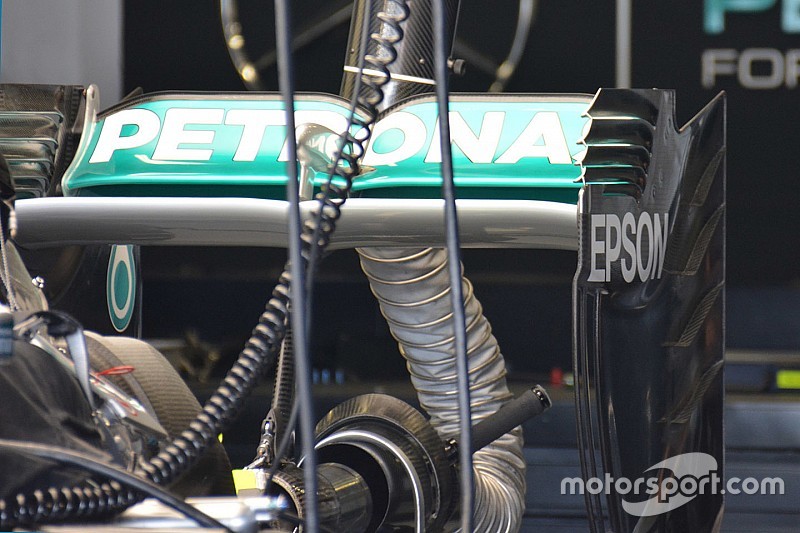 Mercedes AMG F1 W07 Hybrid rear wing detail